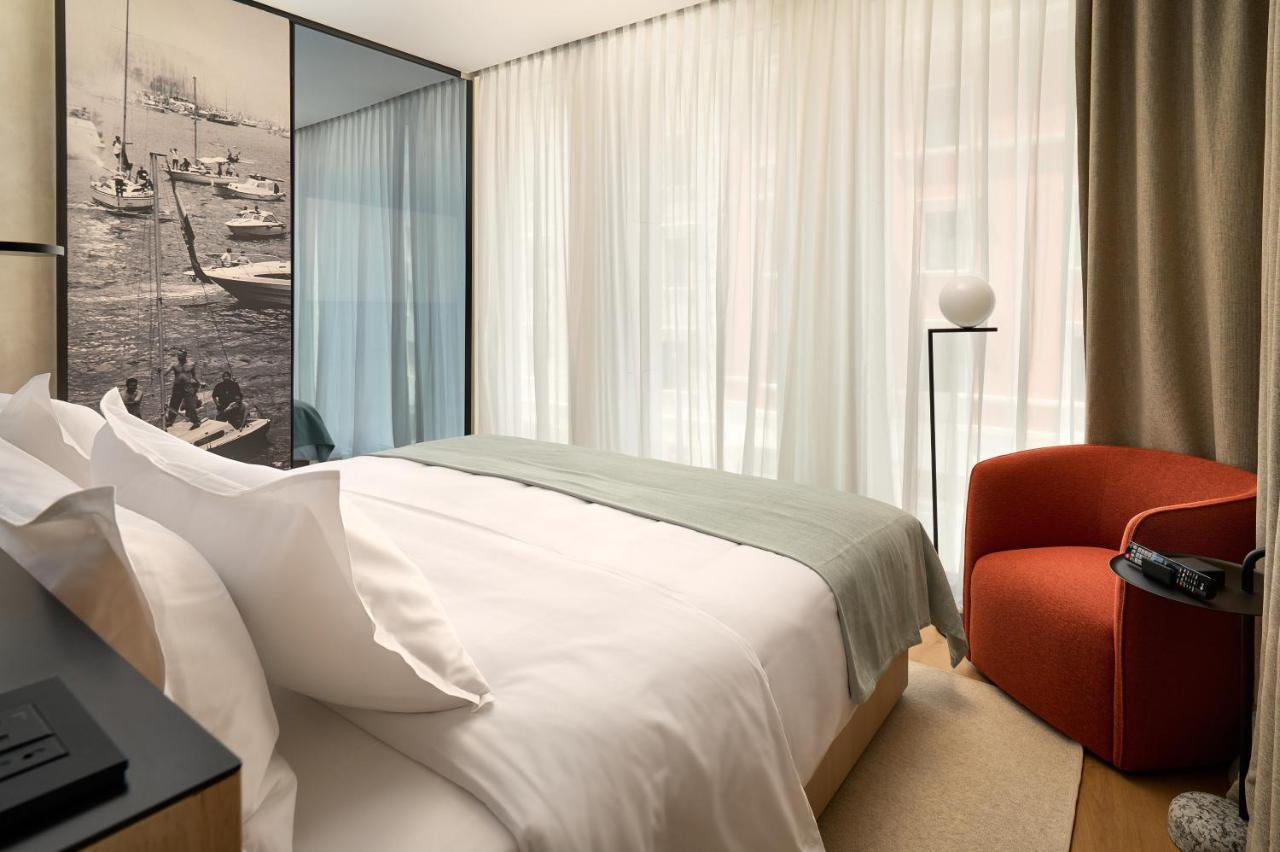 Hotel Ambasador Split Exteriér fotografie A room at the hotel