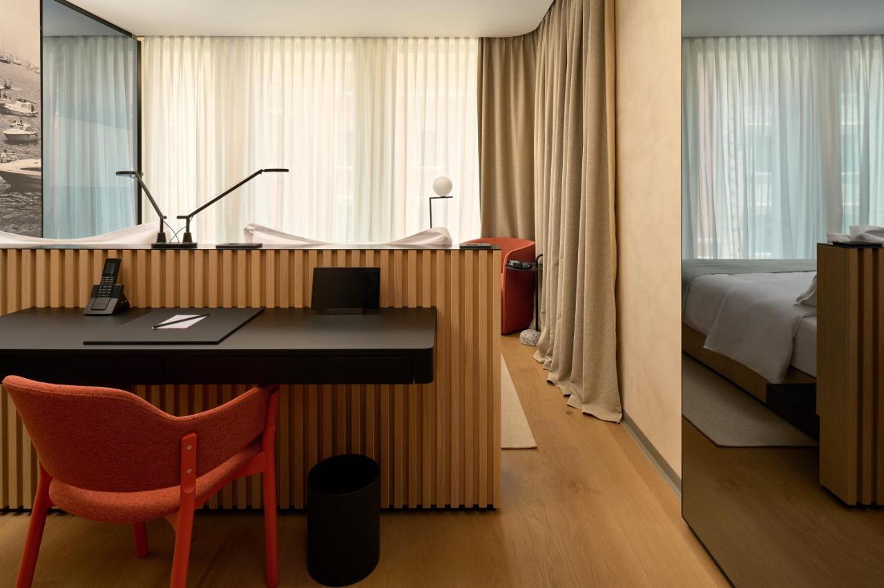 Hotel Ambasador Split Exteriér fotografie A room at the hotel