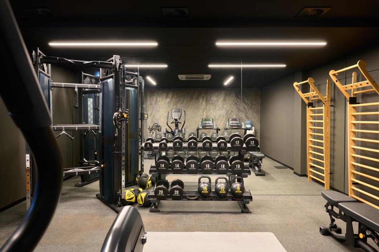 Hotel Ambasador Split Exteriér fotografie The gym at The Ivy Collection