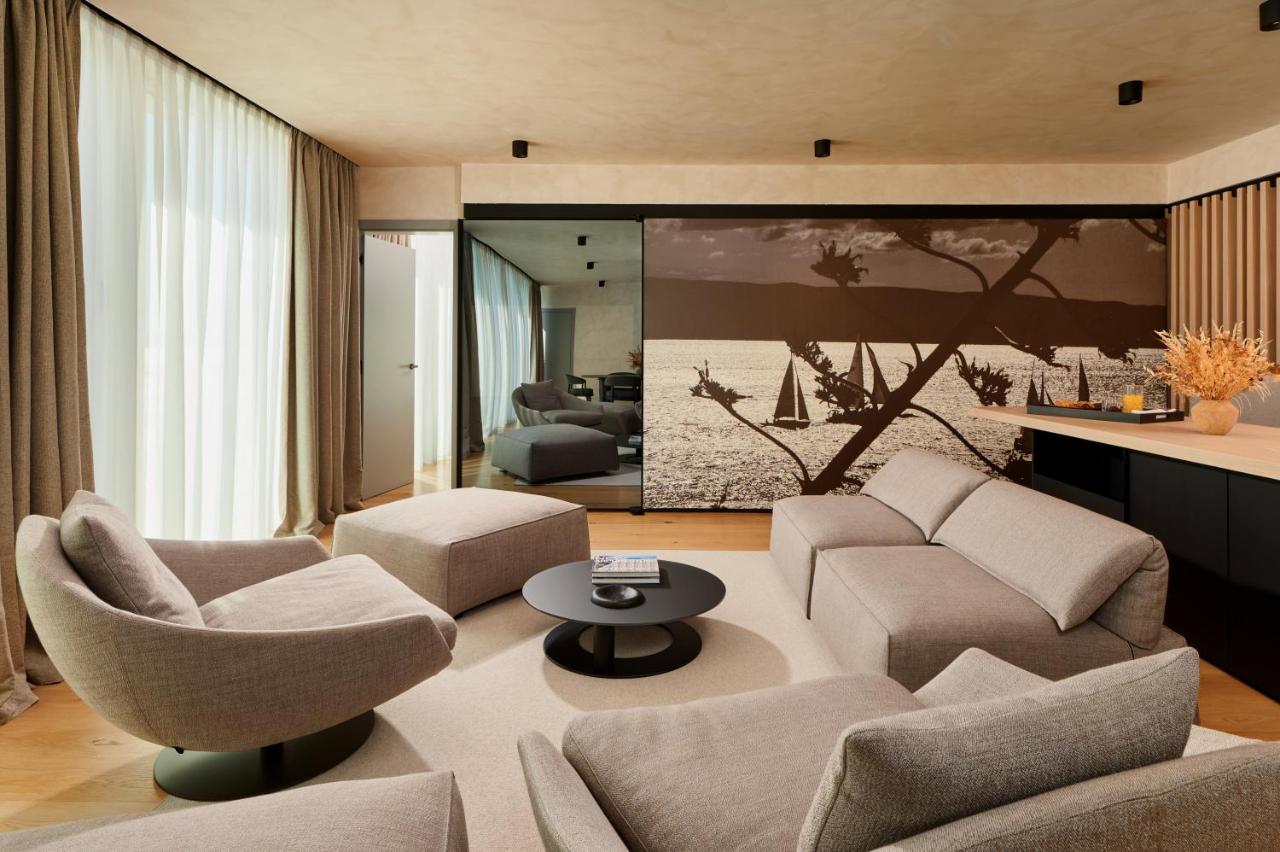 Hotel Ambasador Split Exteriér fotografie A living room