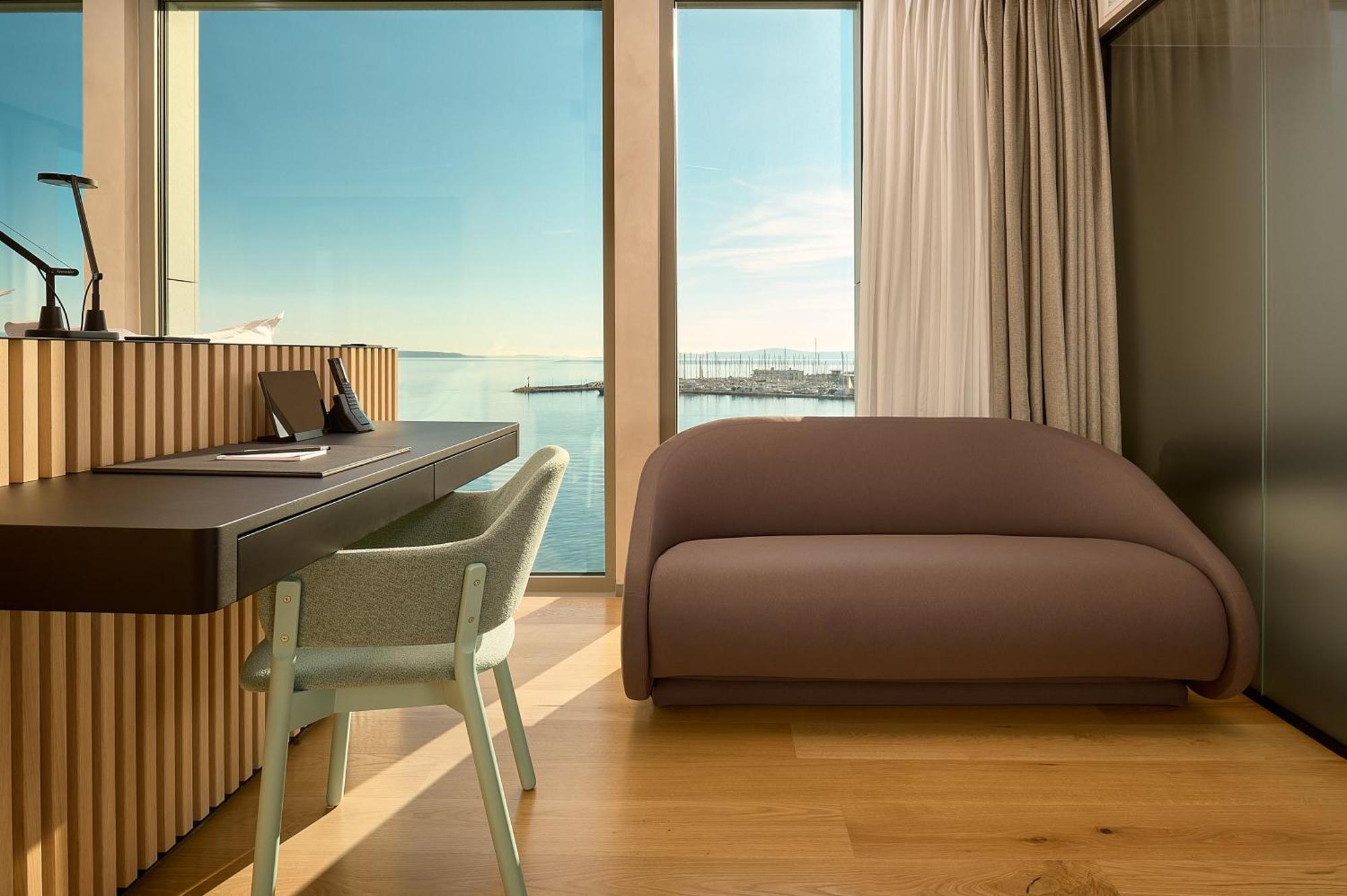 Hotel Ambasador Split Exteriér fotografie A room at the hotel